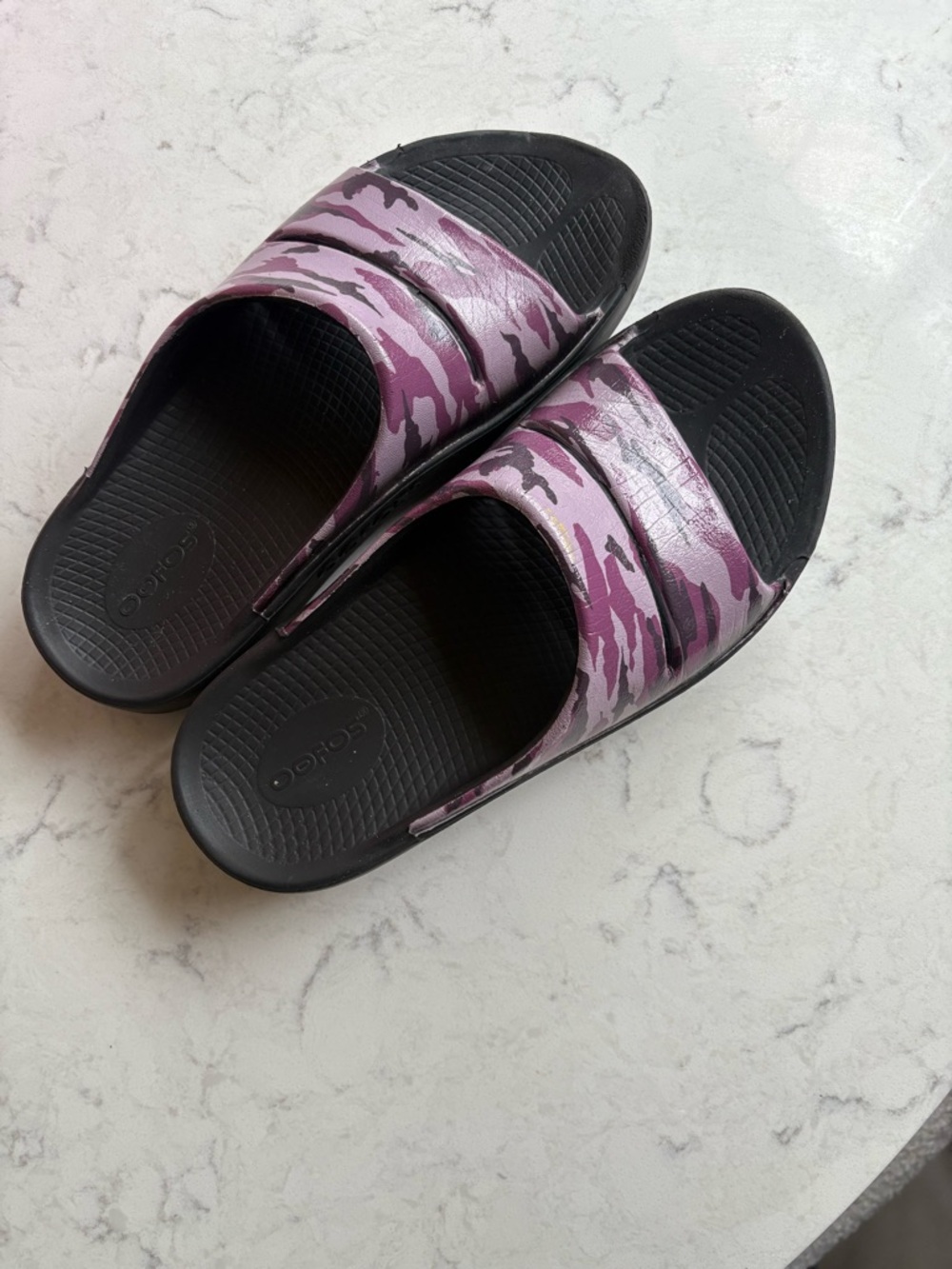 Oofos Purple Camo Slide Sandals - Black Footbed 8